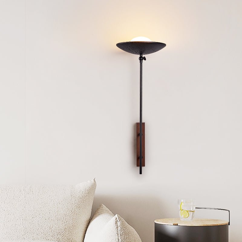 Fawn Sunflower Moderne wandlamp van zwart travertin en walnoot