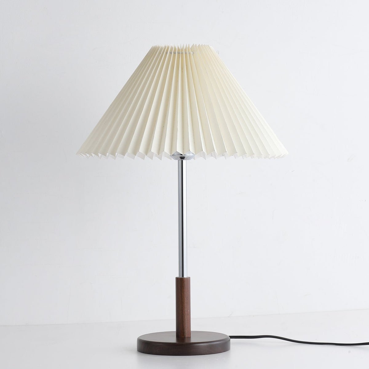 Syliriella moderne tafellamp van hout