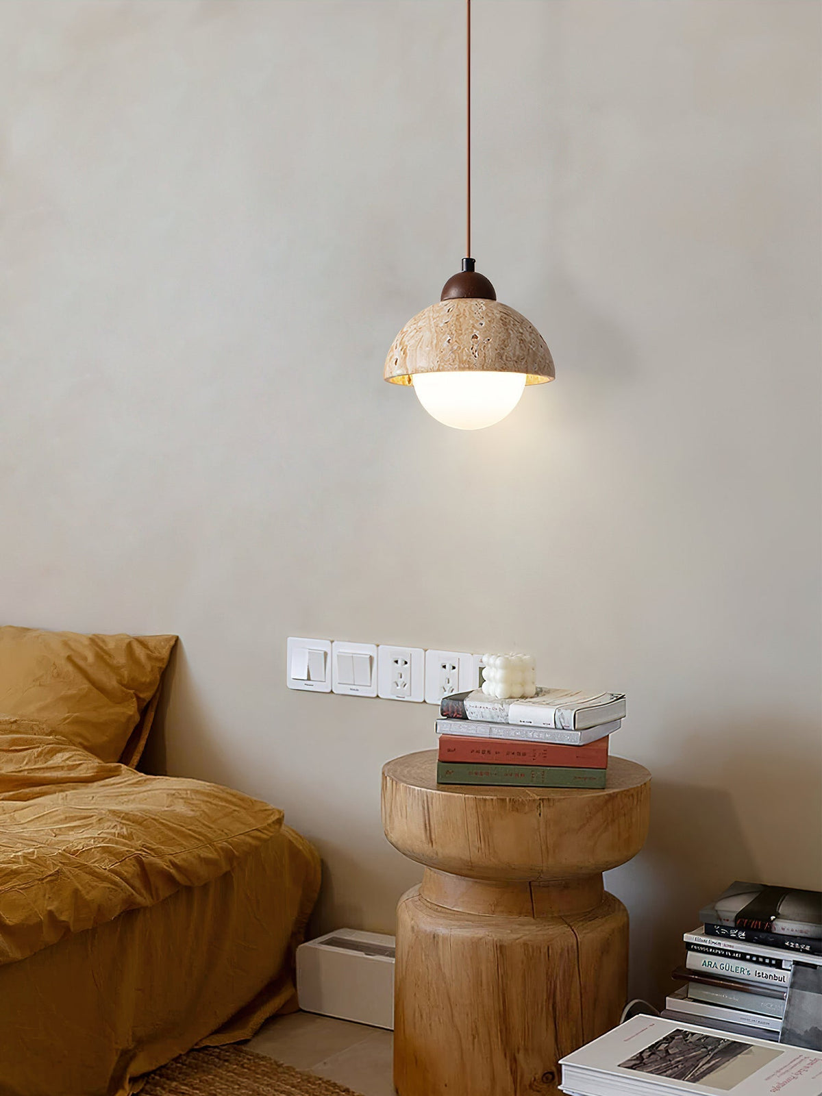 Lunex ronde hanglamp van geel travertin