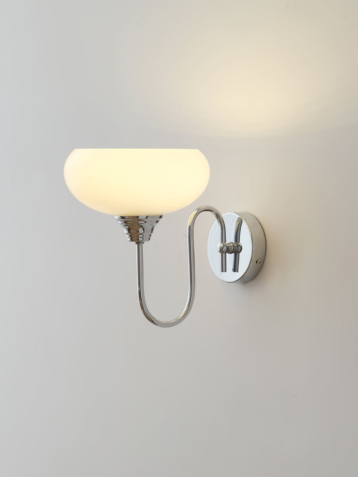 Ophaan wandlamp