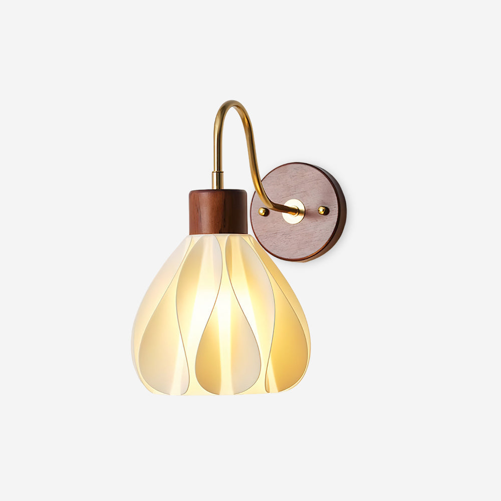 Pivona wandlamp met glazen bloemblaadje