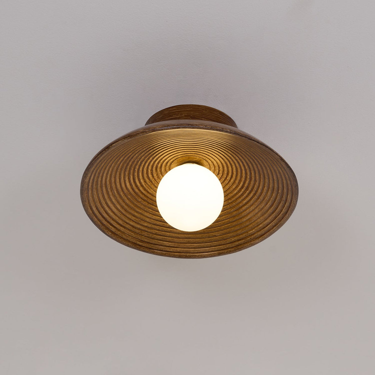 Zira Vlakke plafondlamp met Ronde bollen van Hout