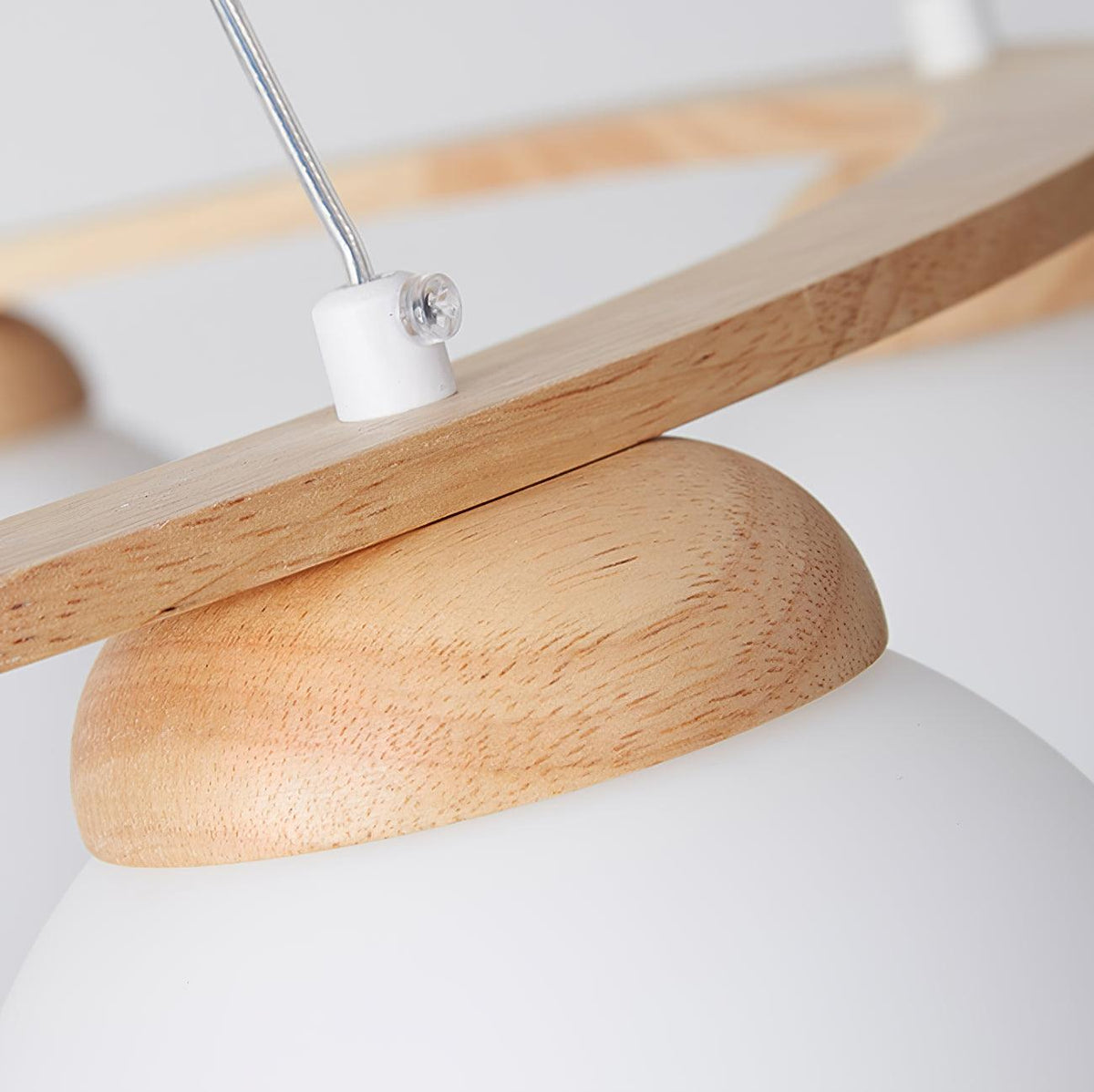 Aelion Kroonluchter van glas Houten Ring Opalglas bollen