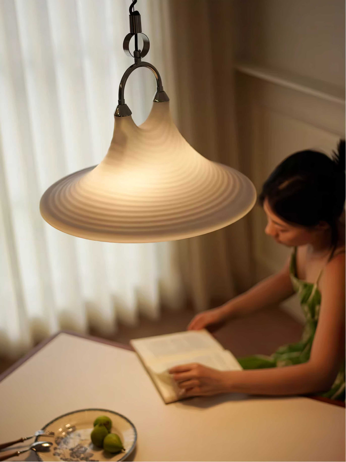 Aurmiros moderne hanglamp met minimalistisch draaiend glasontwerp