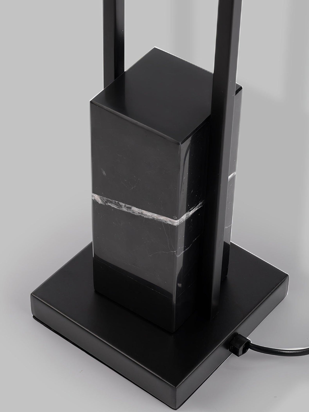Alio Moderne vloerlamp van marmer