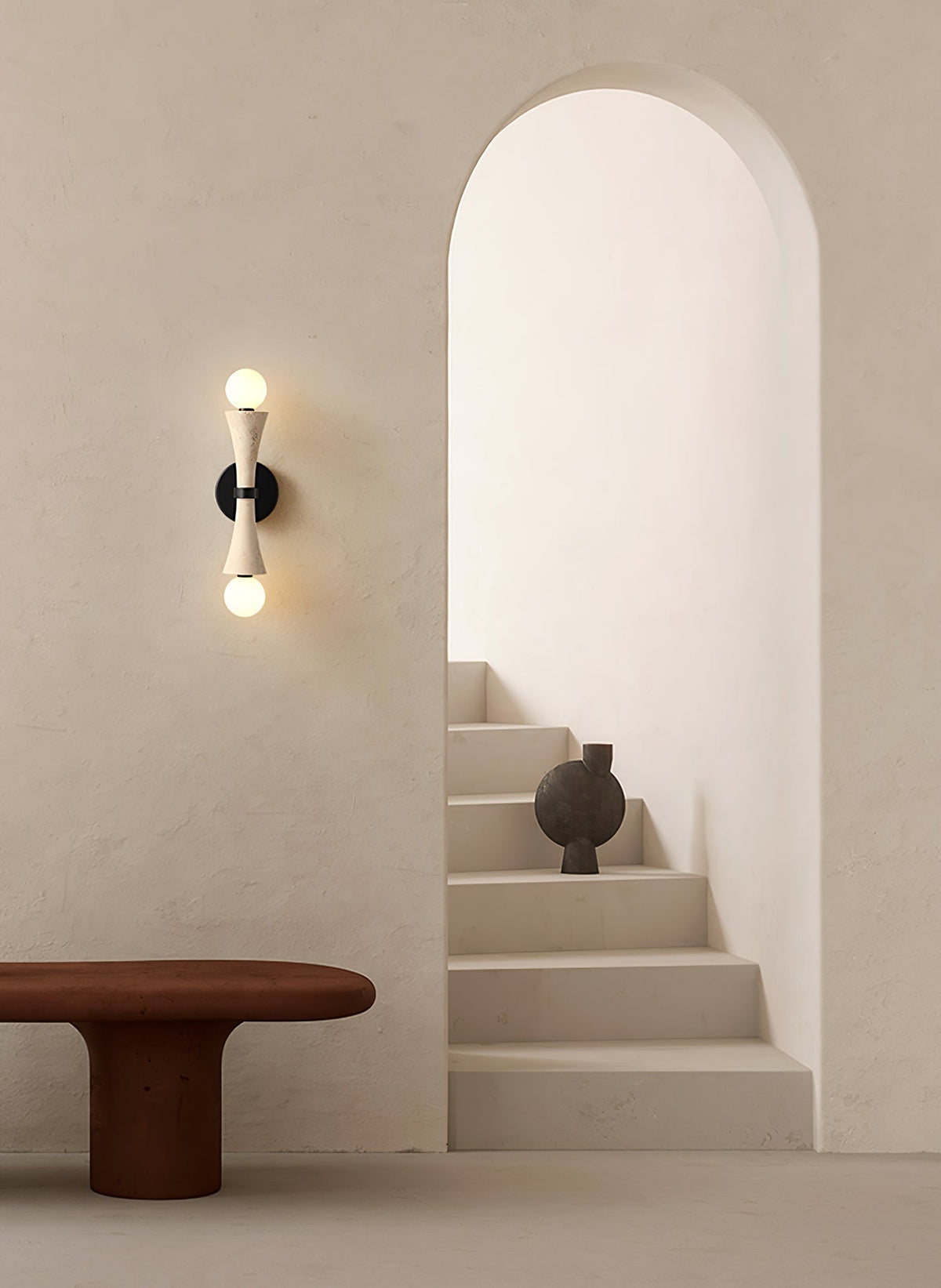 Oloriel sculpturale wandlamp van geel travertin