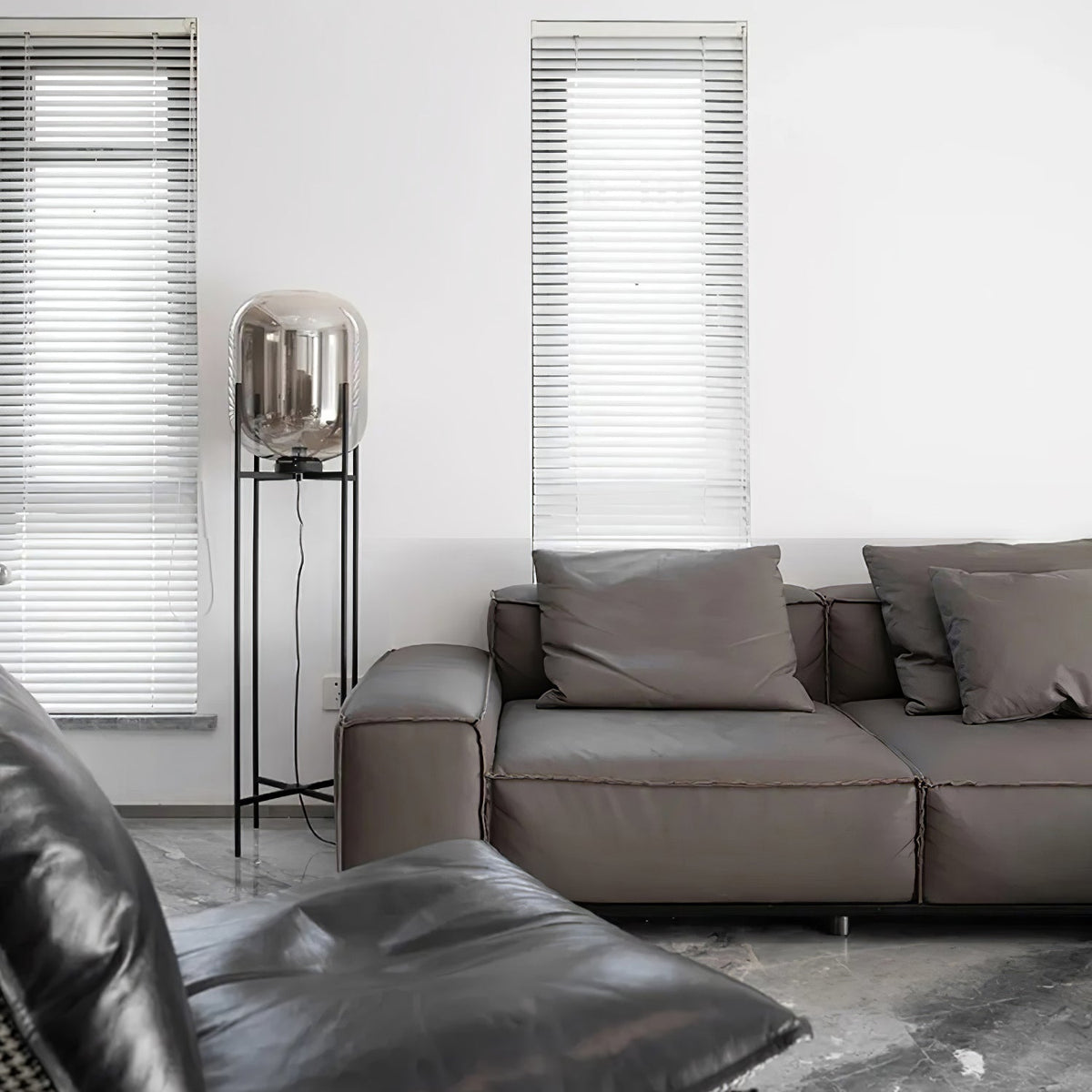 Liorivelia industriële vloerlamp van glas