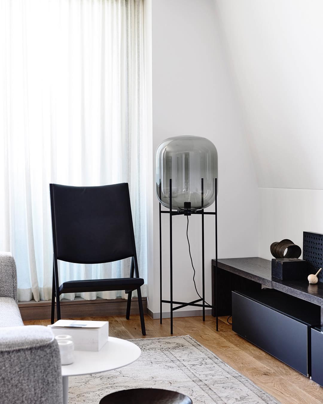 Liorivelia industriële vloerlamp van glas