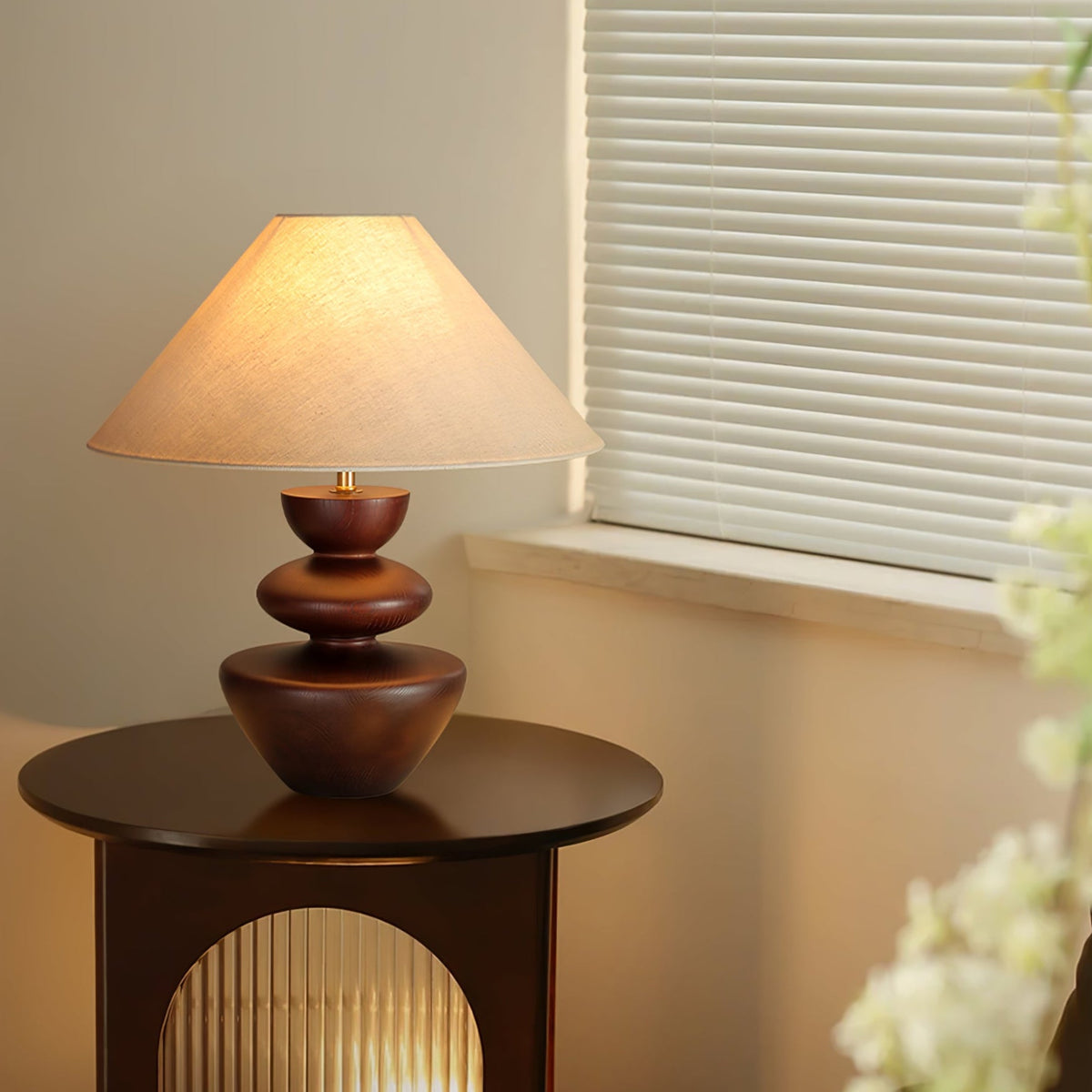 Joanne Vintage tafellamp van donker walnoot hout