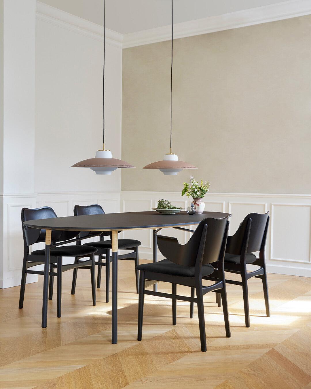 Evelo hanglamp van glas met opalglas en brede kap in klassieke stijl