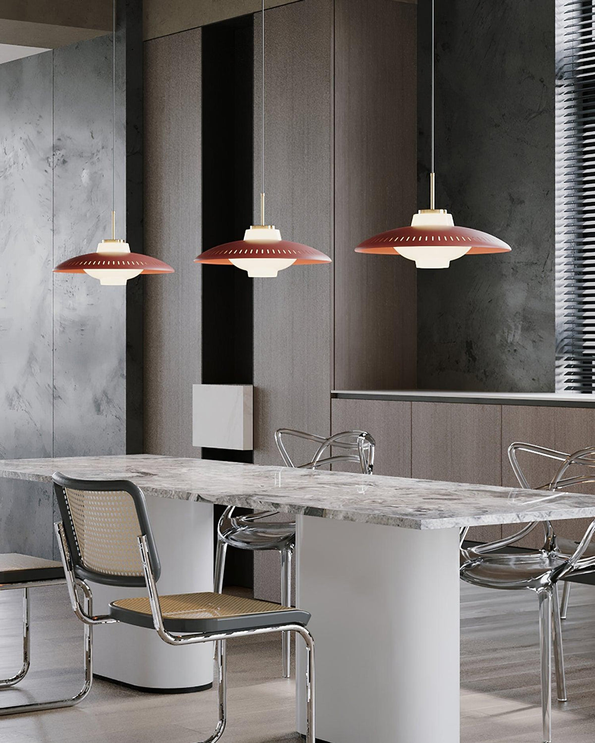 Evelo hanglamp van glas met opalglas en brede kap in klassieke stijl