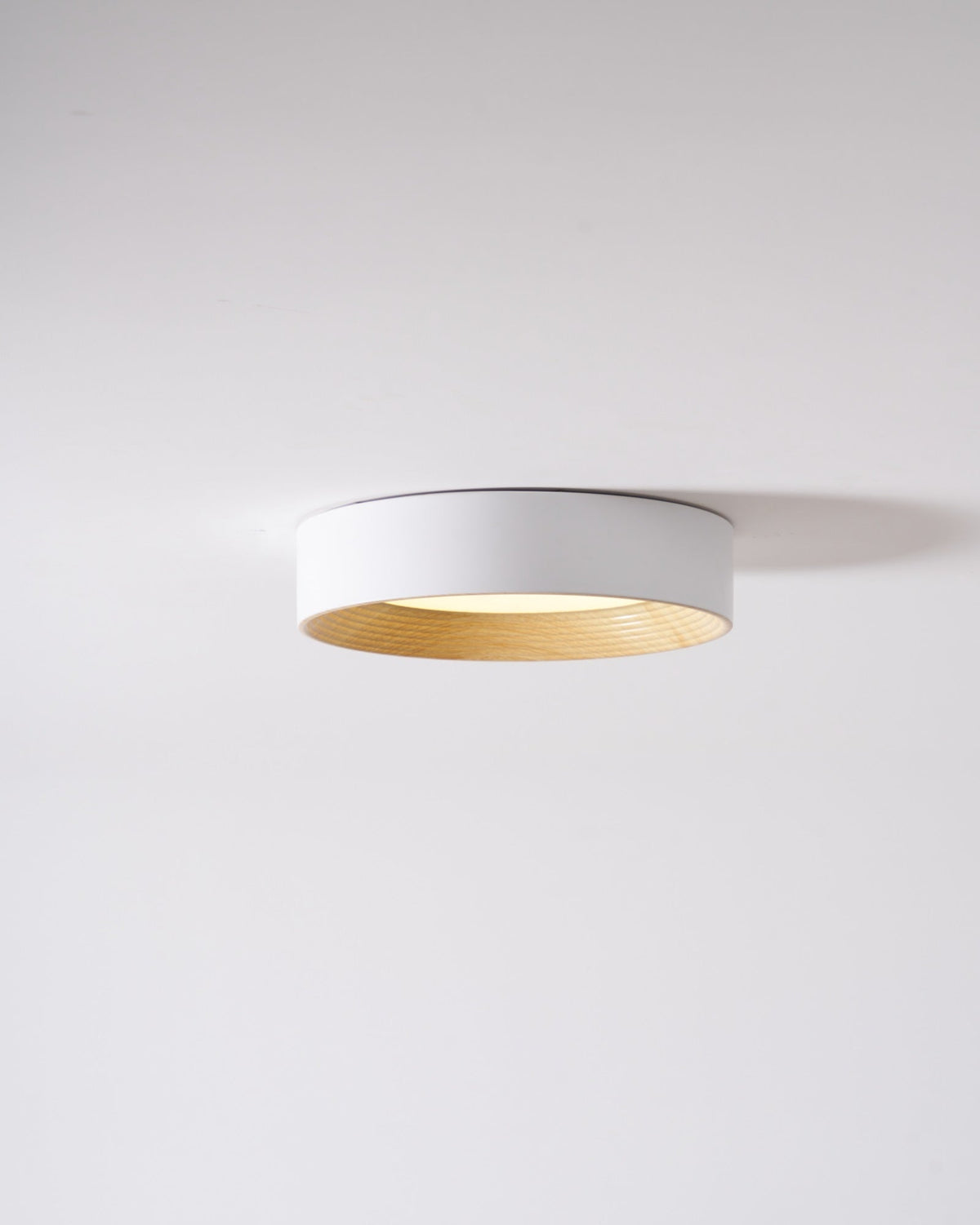 Elvirelle plafondlamp houten ring minimalistisch dimbaar
