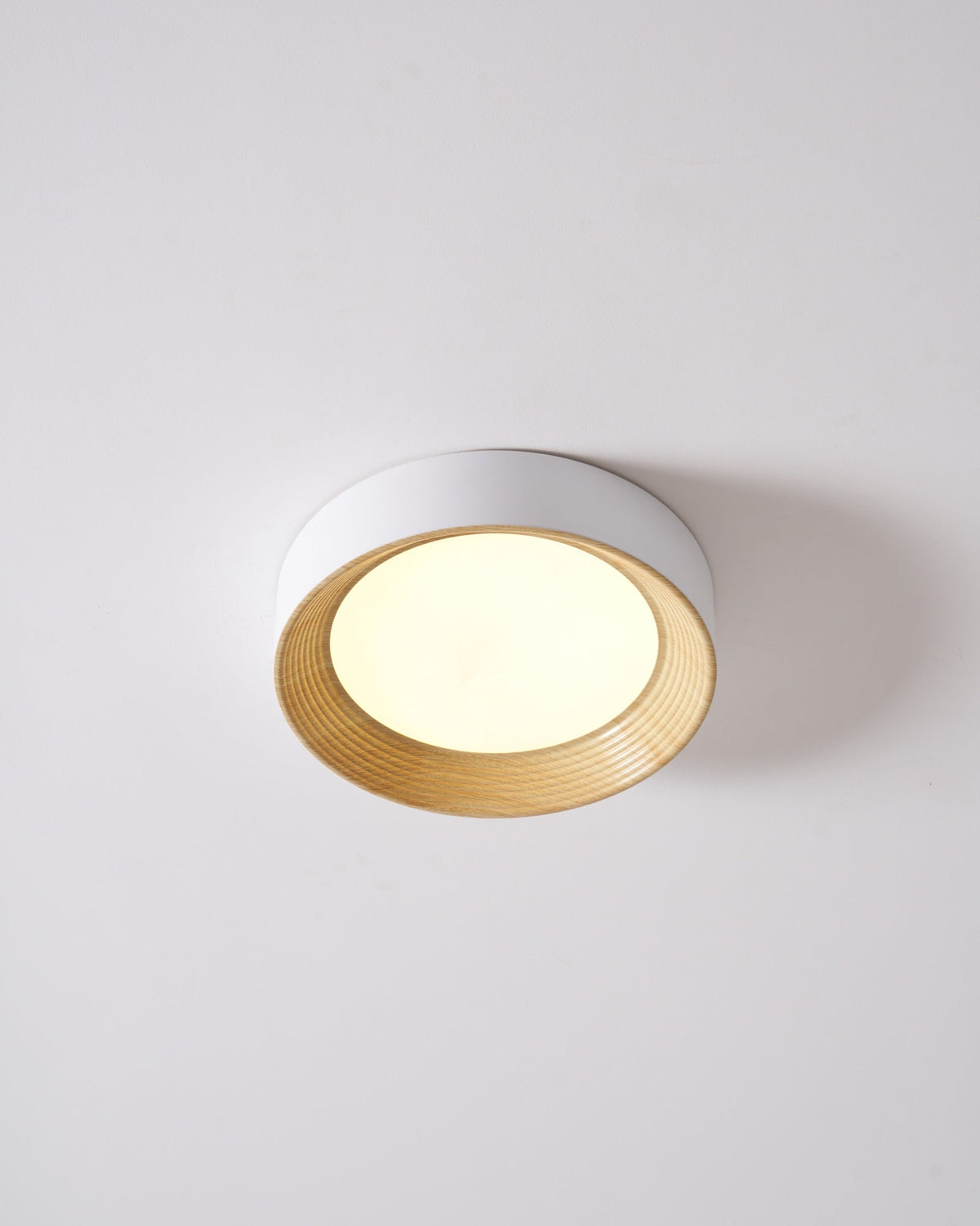 Elvirelle plafondlamp houten ring minimalistisch dimbaar