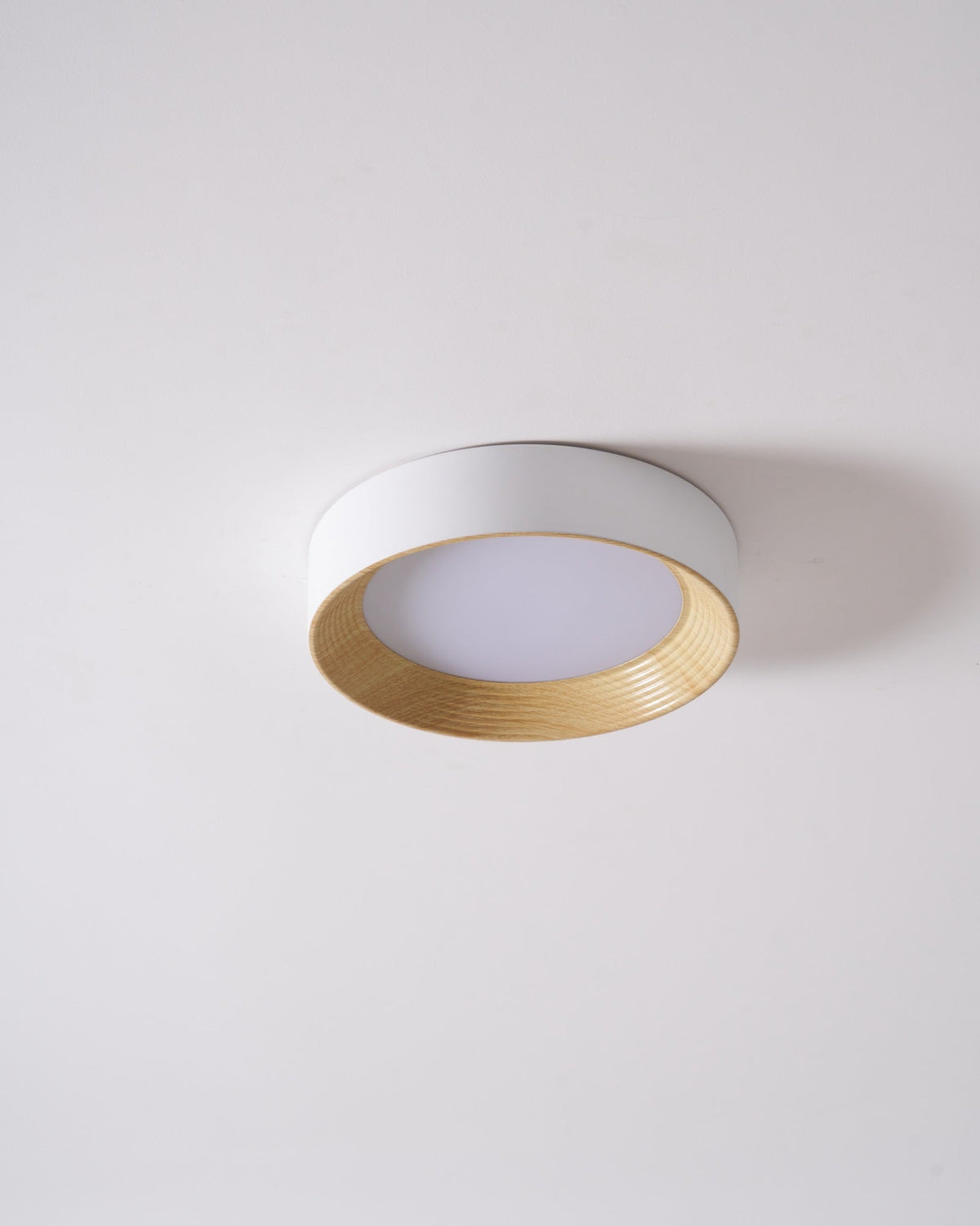 Elvirelle plafondlamp houten ring minimalistisch dimbaar