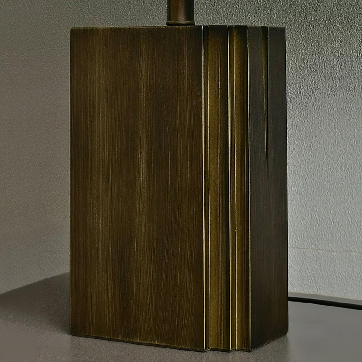 Cylo Minimalistische hars tafellamp