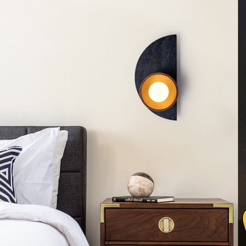 Luca wandlamp van walnoot en travertin