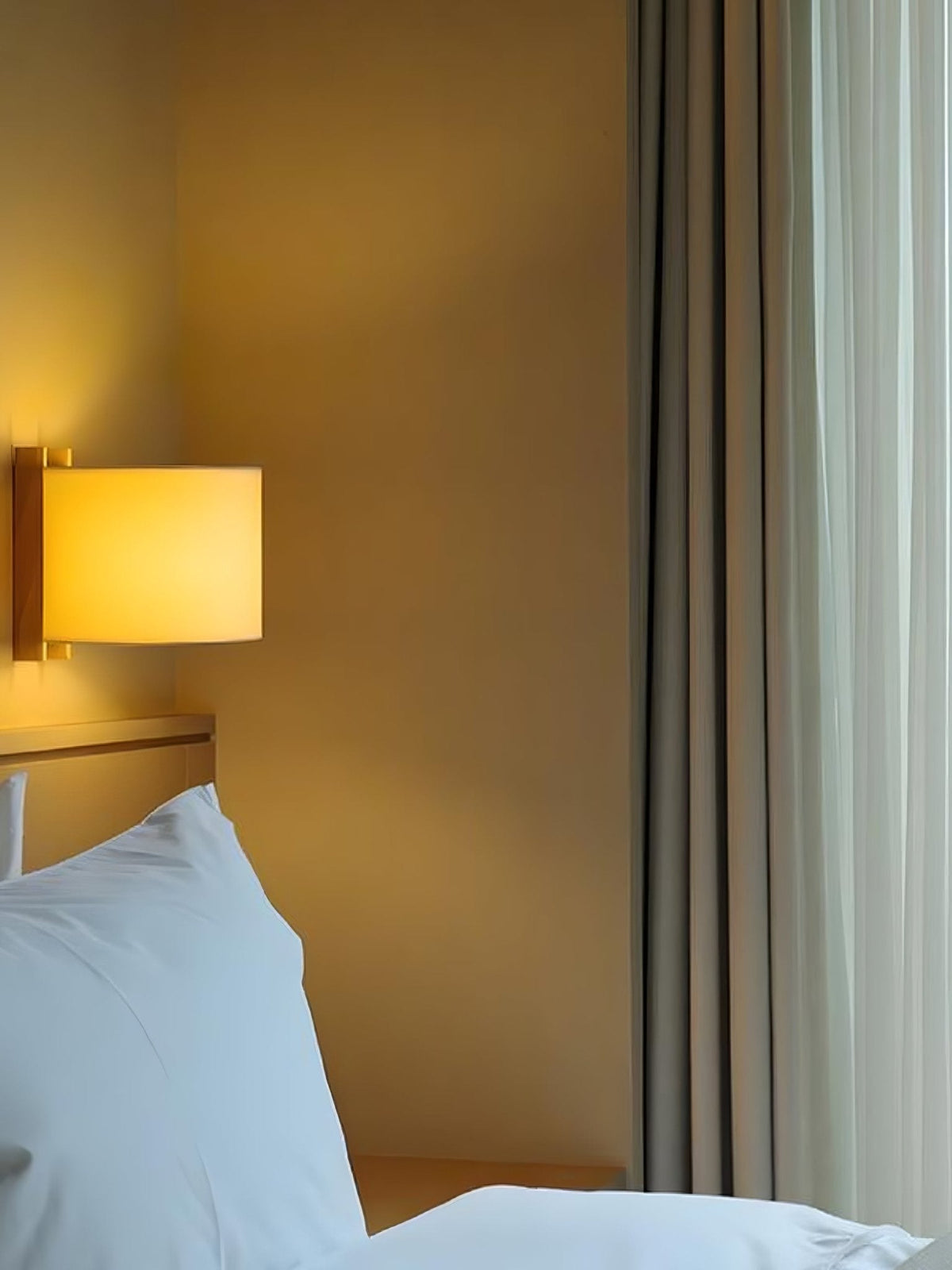 Mirarenne Minimalistische wandlamp met Stoffenkap