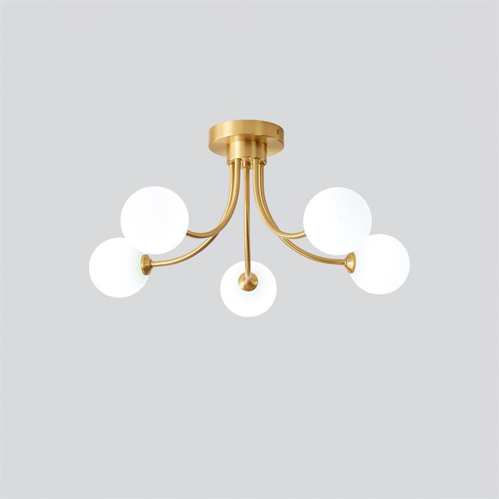 Moderne elegante plafondlamp met vertakte messing armen en opalen bolkappen