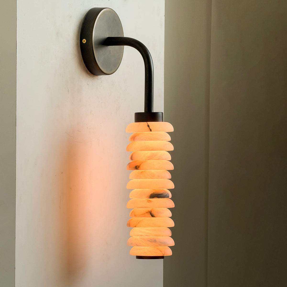Rivaiella wandlamp