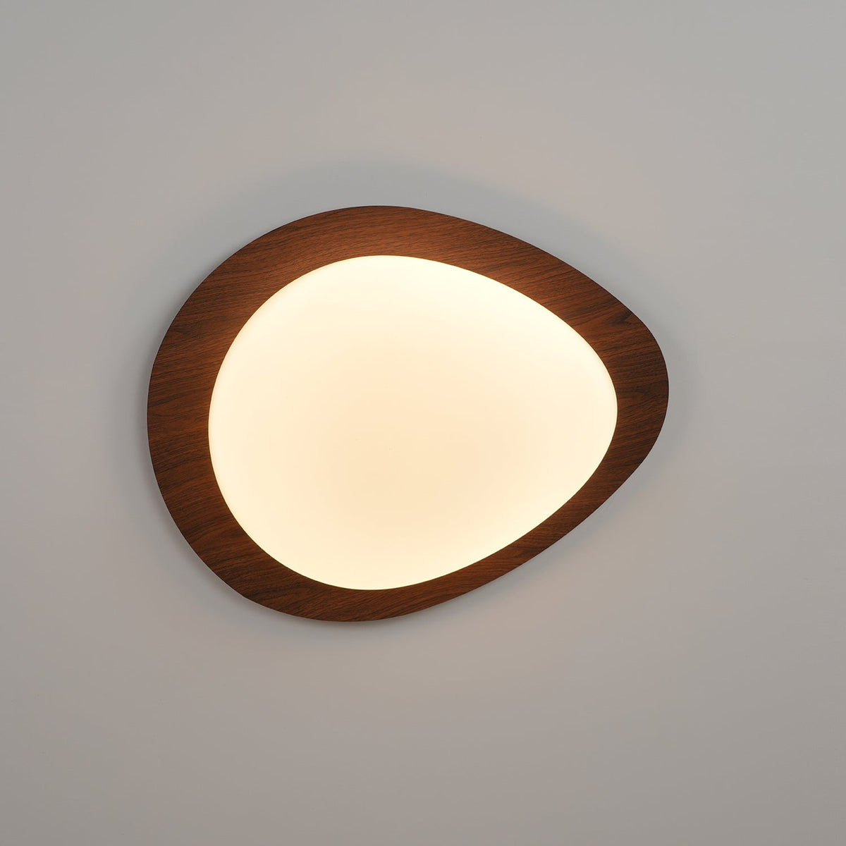 Sylenia plafondlamp kiezelvormige walnoot acryl LED