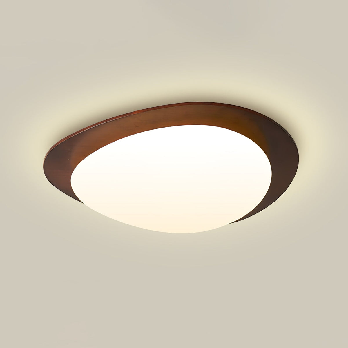 Evory plafondlamp in walnoothout met kiezelvormige-vorm