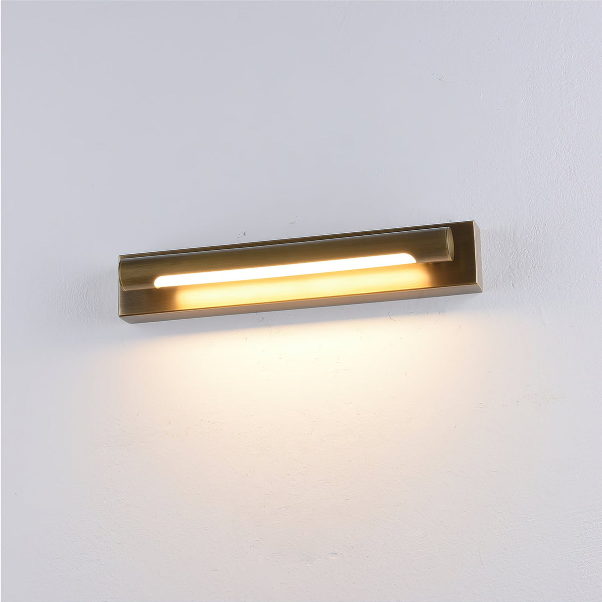 Reed lineaire wandlamp van oud messing