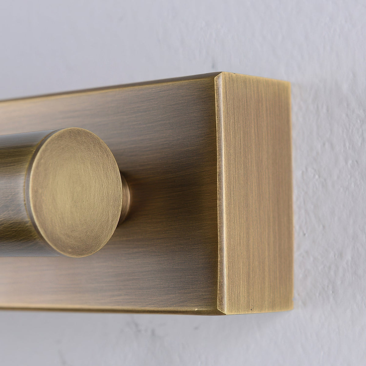 Reed lineaire wandlamp van oud messing