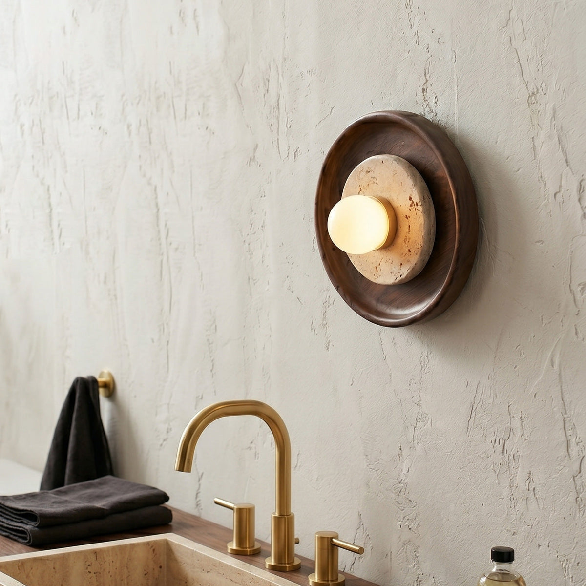 Lumenhart travertin wandlamp