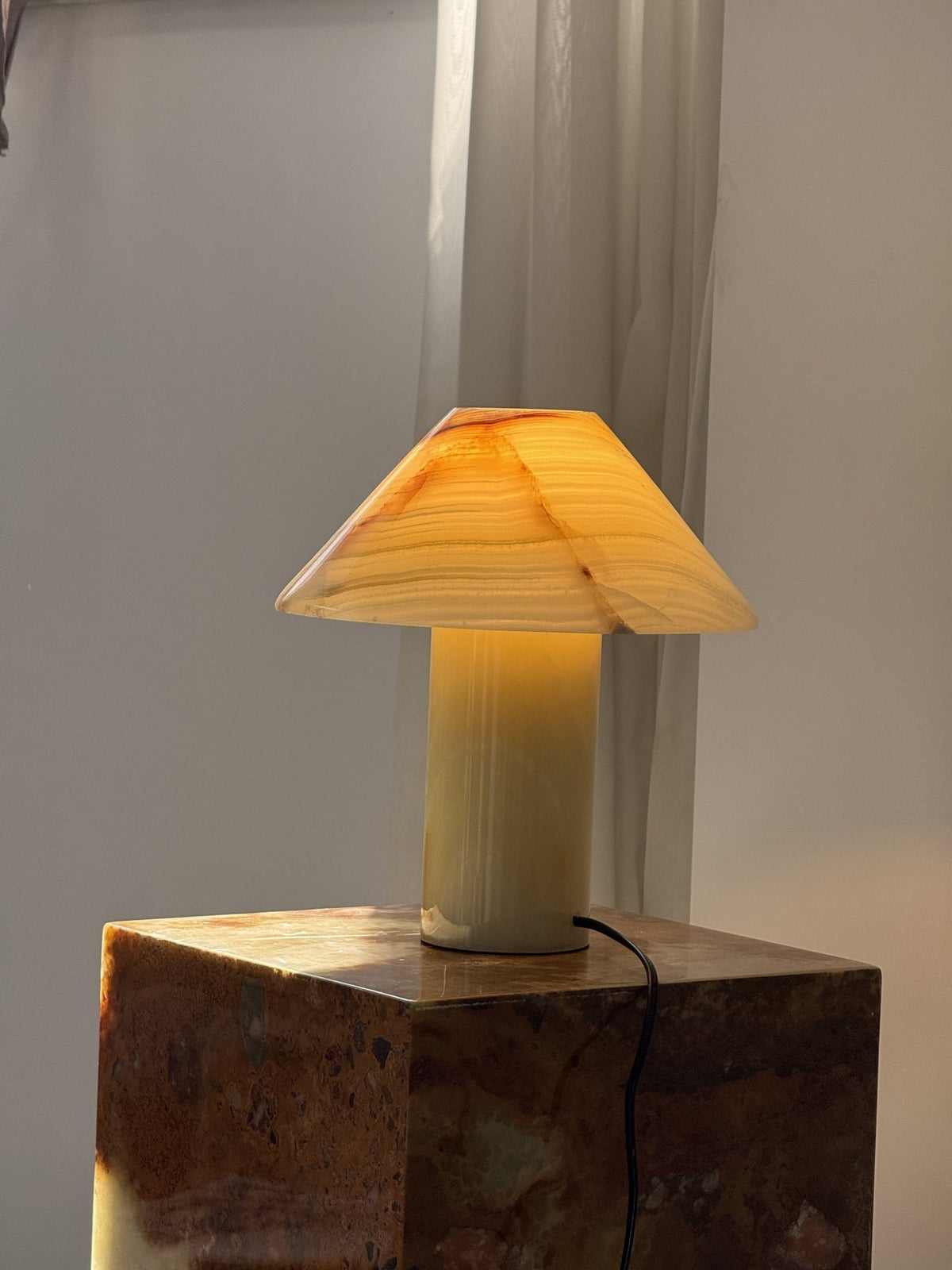Pillar Stone tafellamp