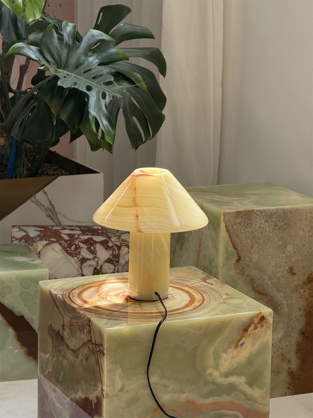 Pillar Stone tafellamp