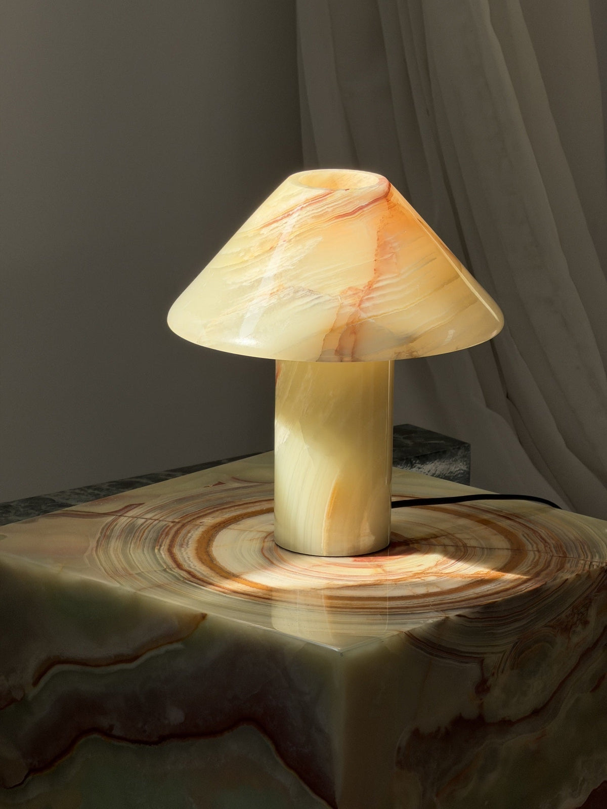 Pillar Stone tafellamp