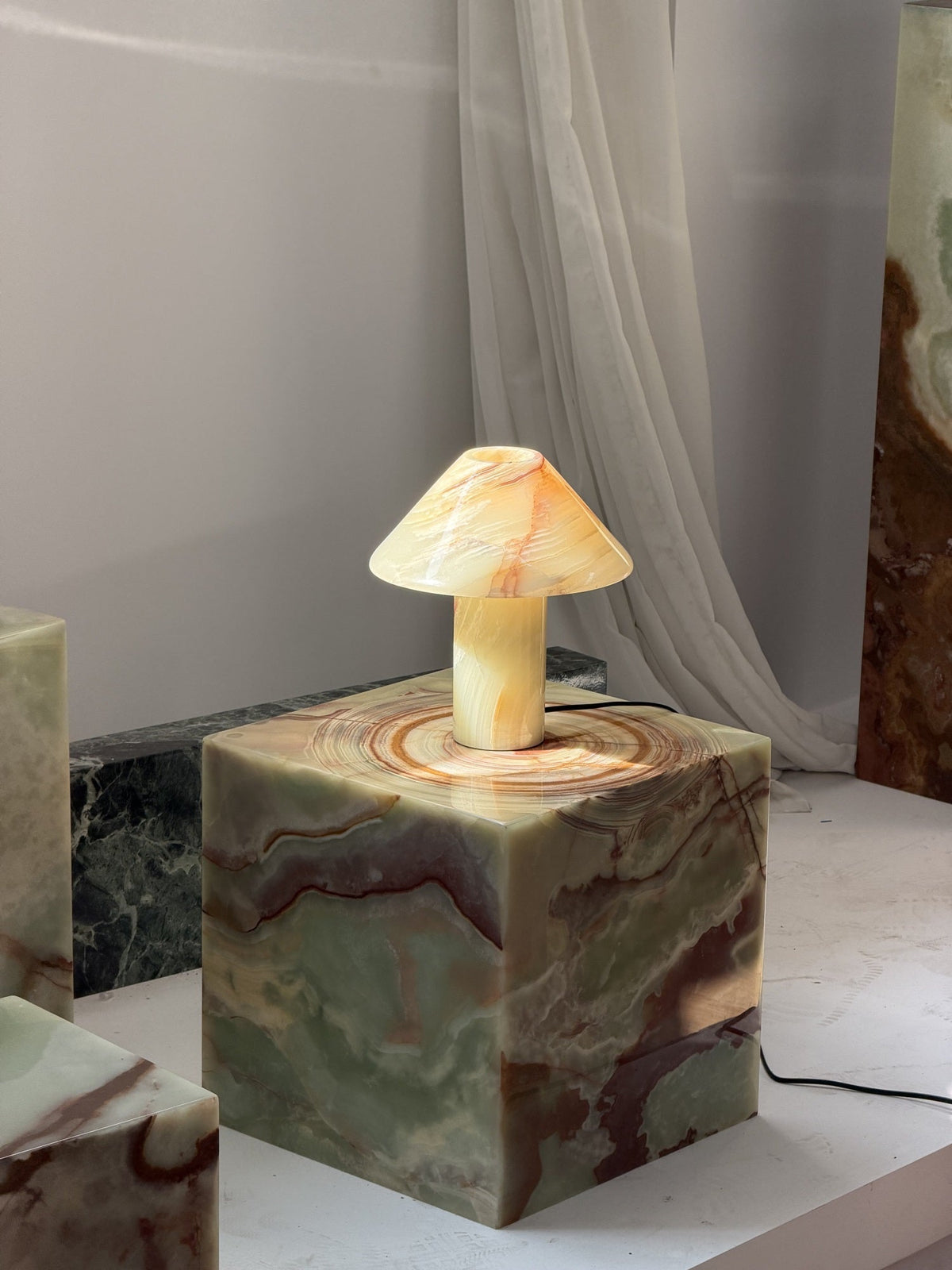 Pillar Stone tafellamp