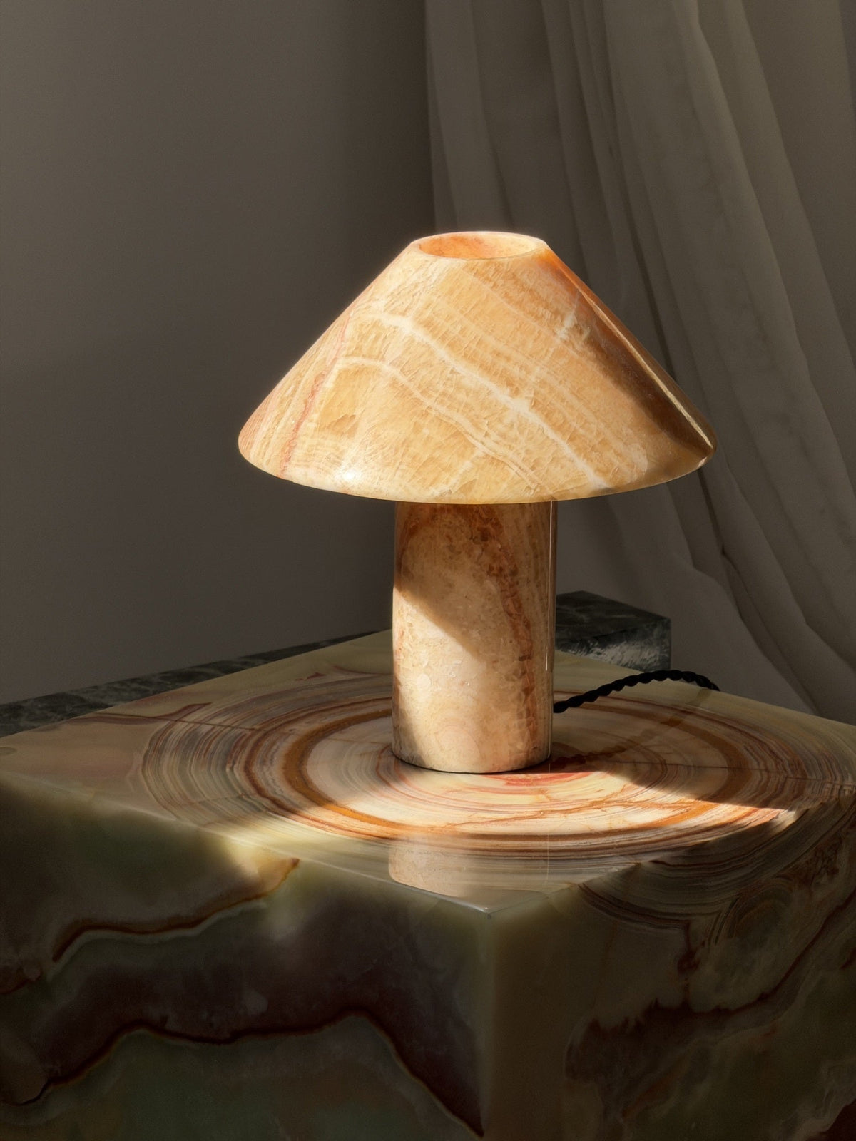 Pillar Stone tafellamp