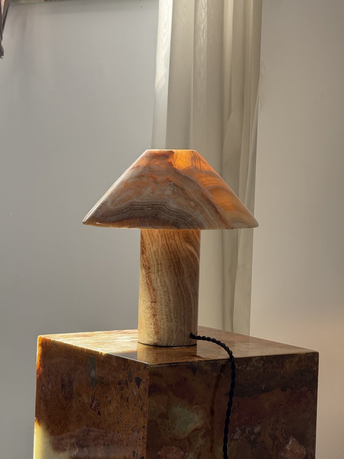 Pillar Stone tafellamp