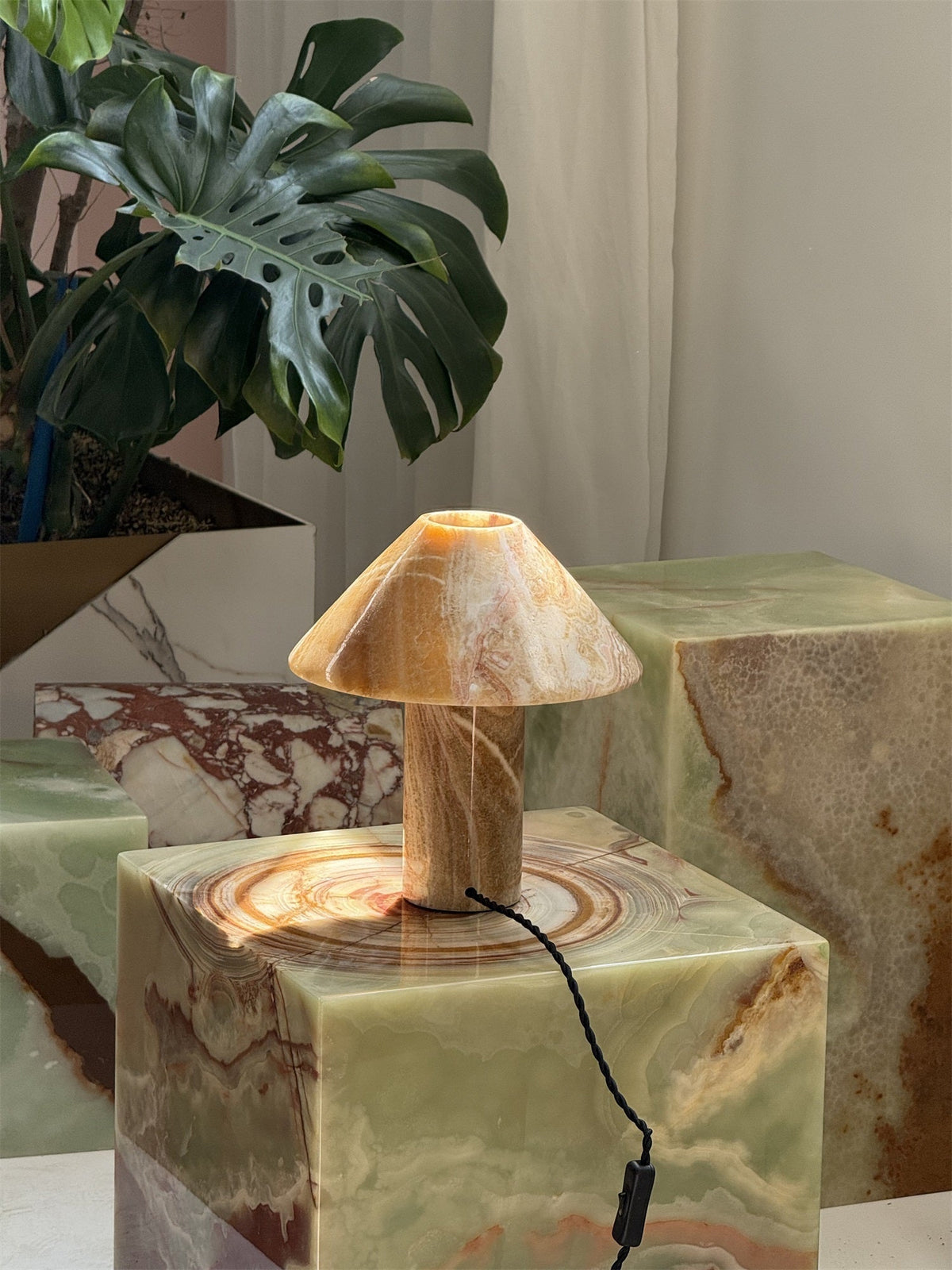 Pillar Stone tafellamp