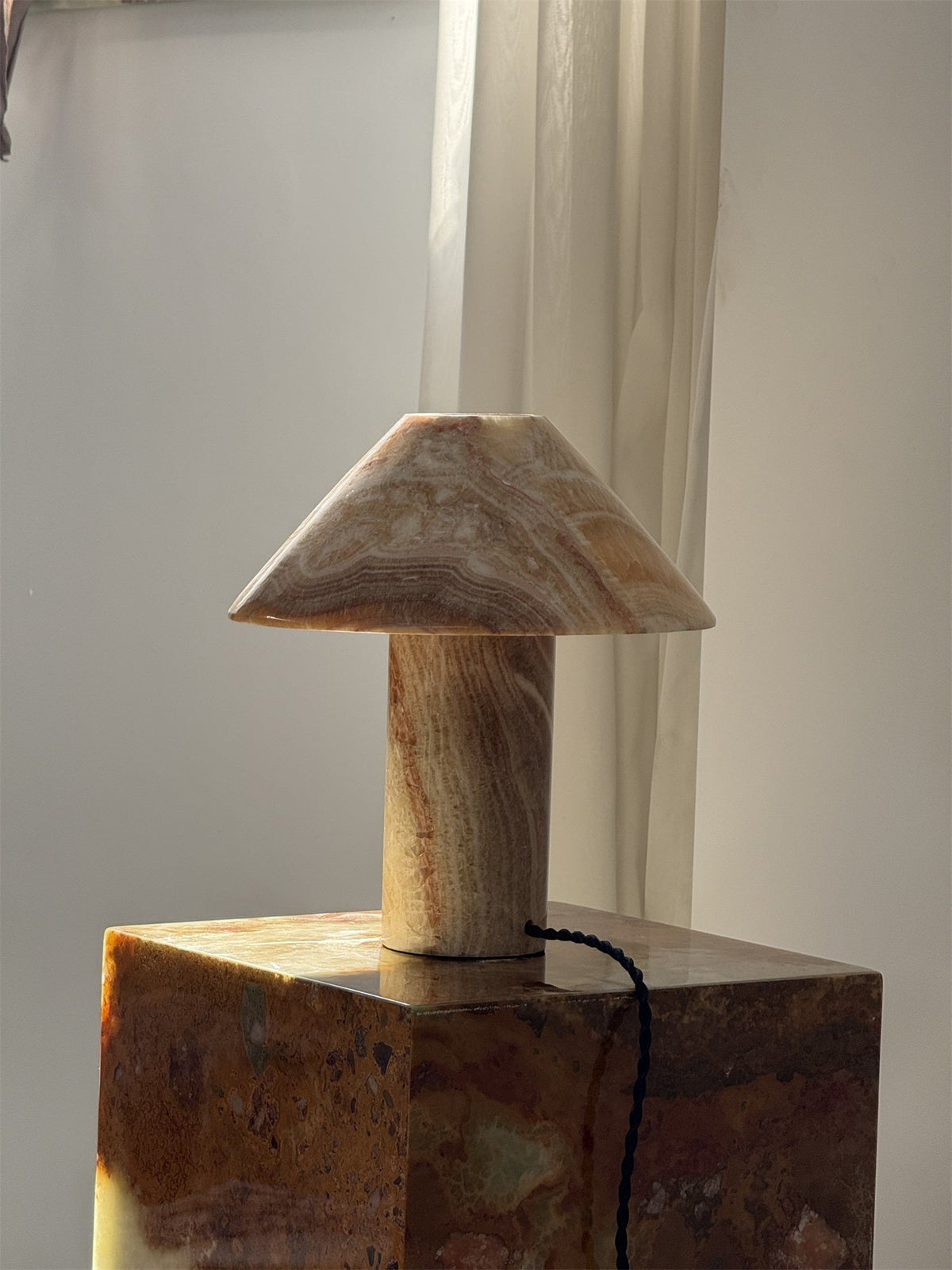 Pillar Stone tafellamp