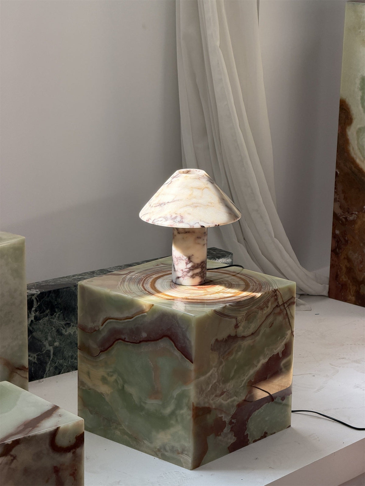 Pillar Stone tafellamp