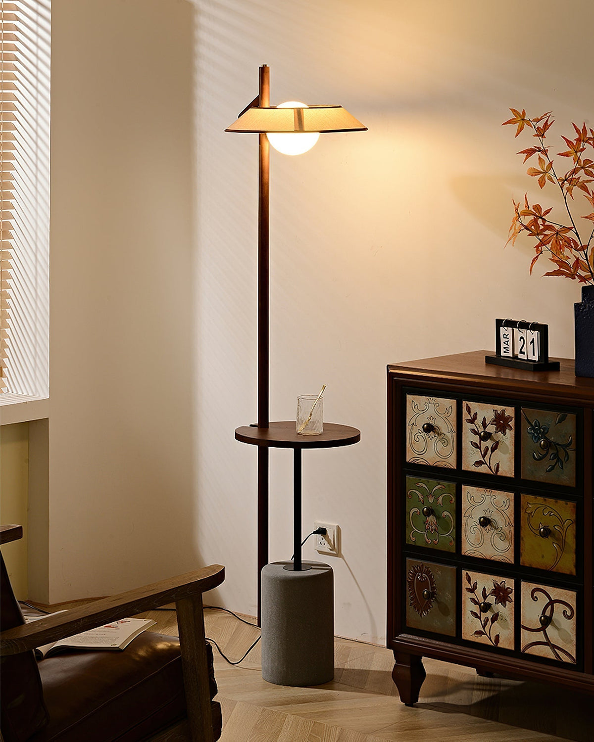 Mirz Minimalistische vloerlamp van walnoothout