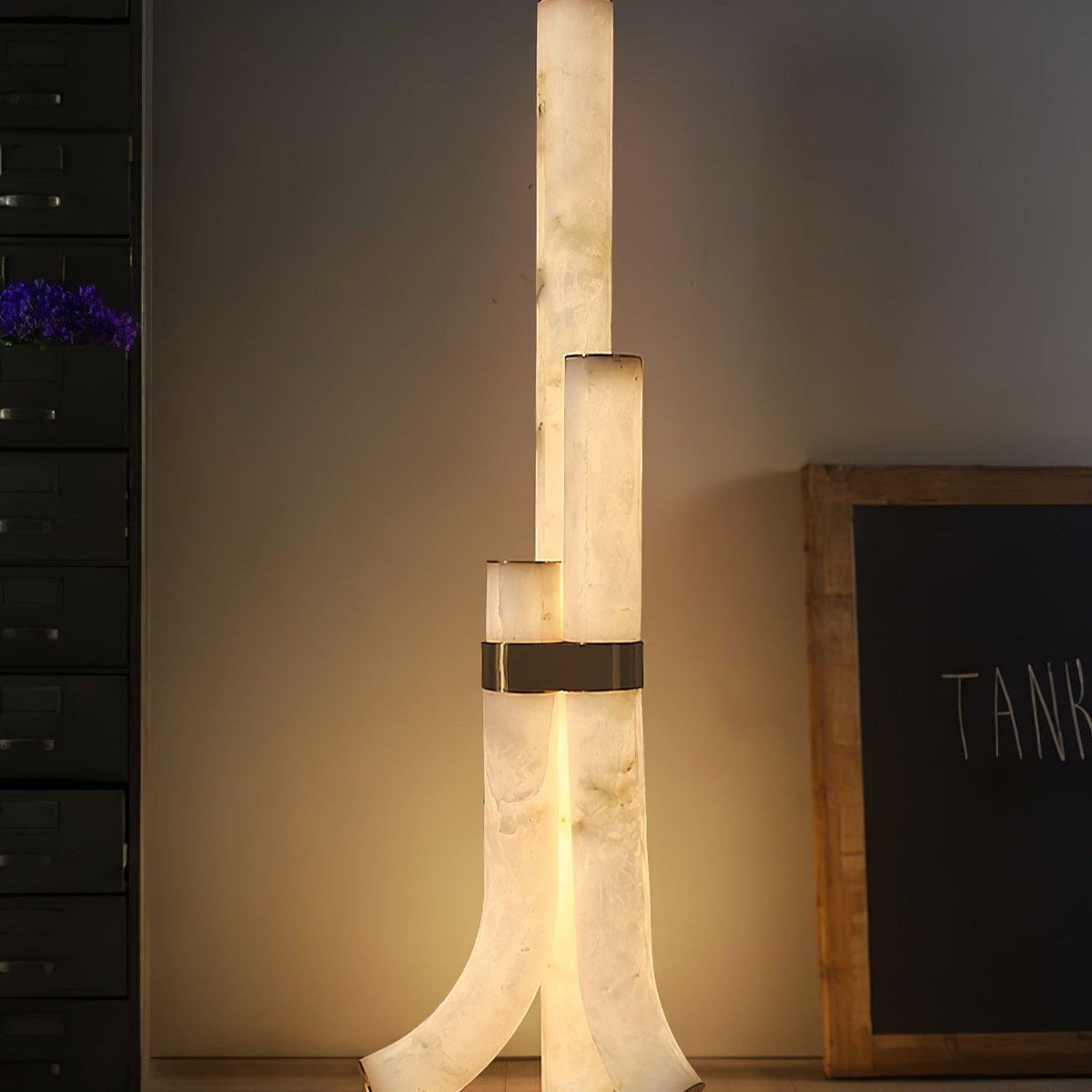 Nivoena vloerlamp van albast