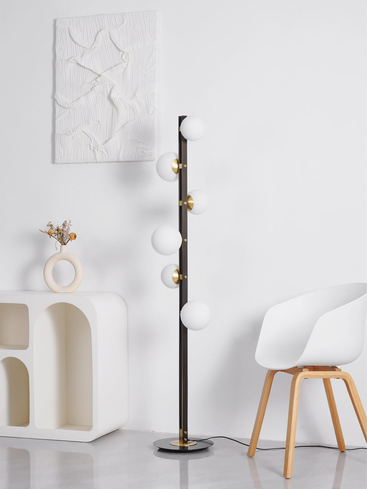 Eireneria elegante vloerlamp met glazen kap