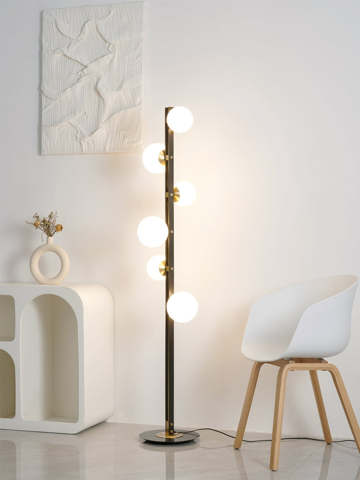 Eireneria elegante vloerlamp met glazen kap