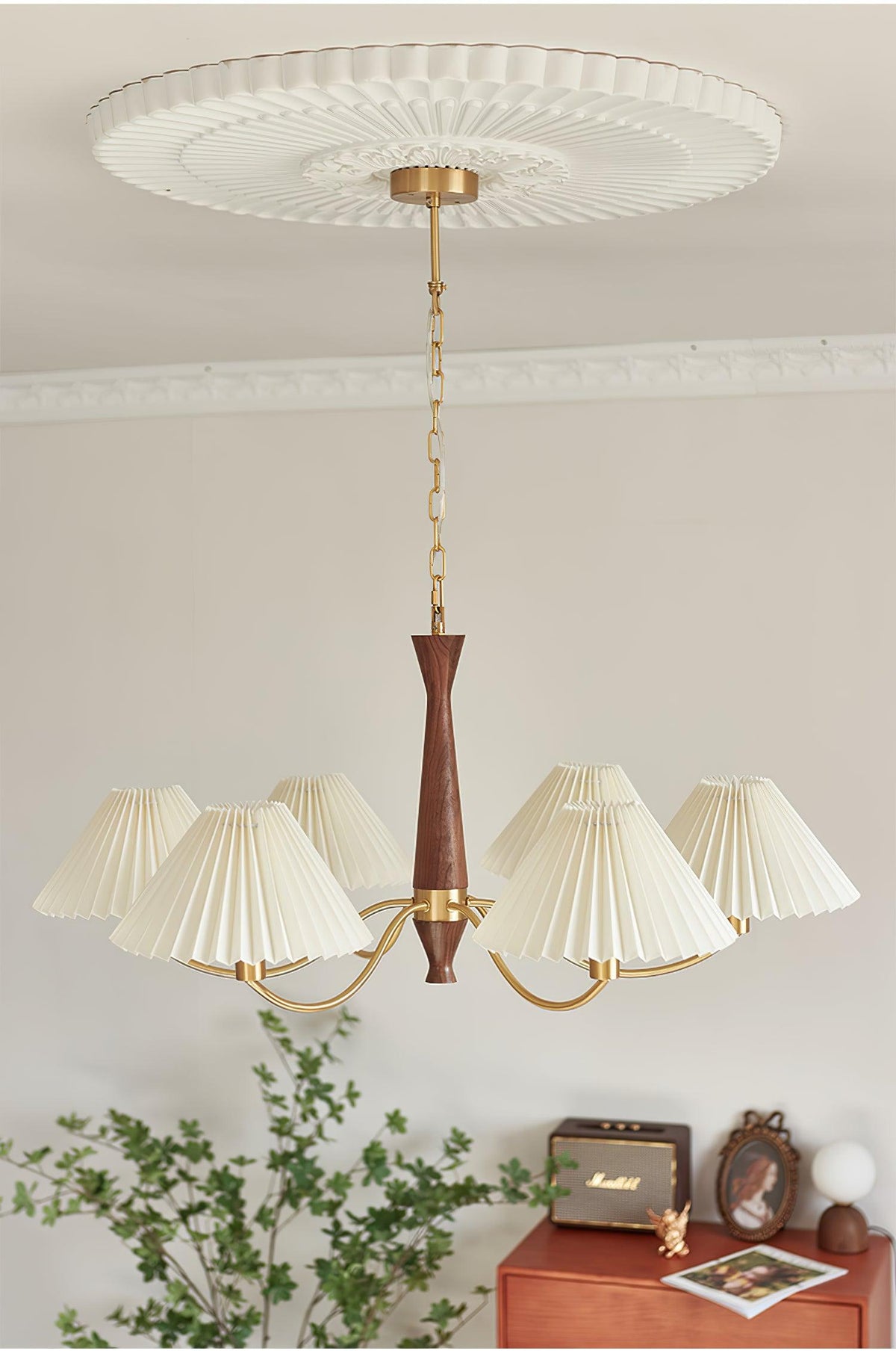 Calivine kroonluchter Pleated met witte lampkappen Mid-Century