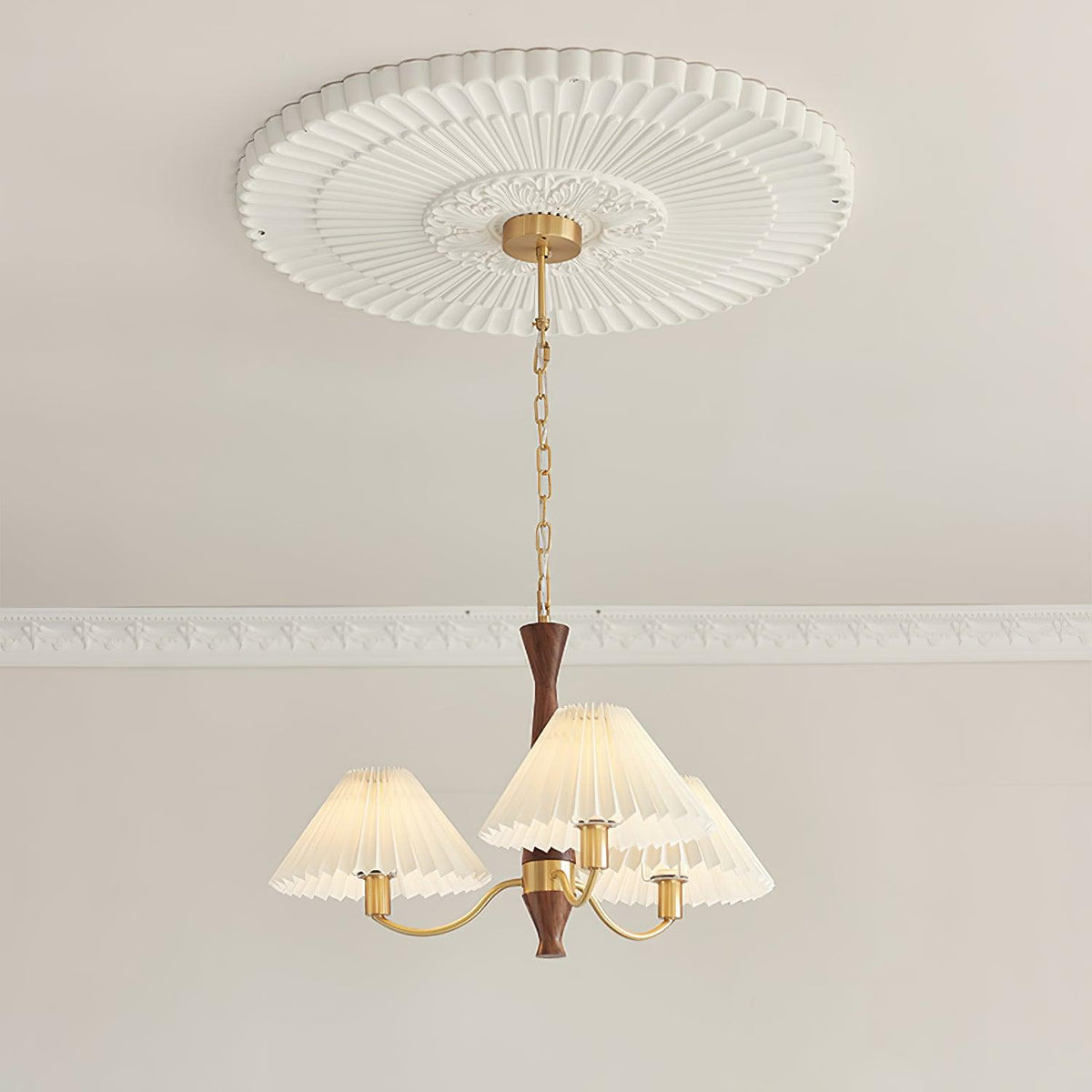 Calivine kroonluchter Pleated met witte lampkappen Mid-Century