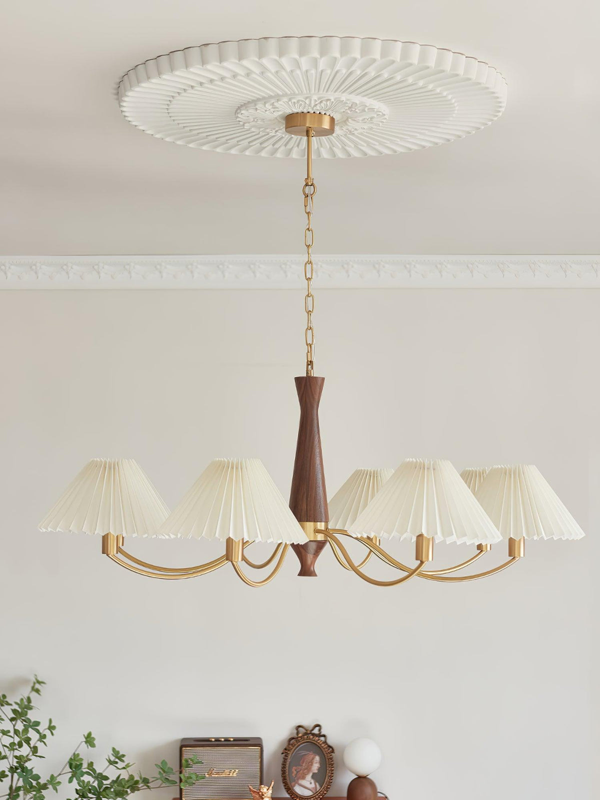 Calivine kroonluchter Pleated met witte lampkappen Mid-Century