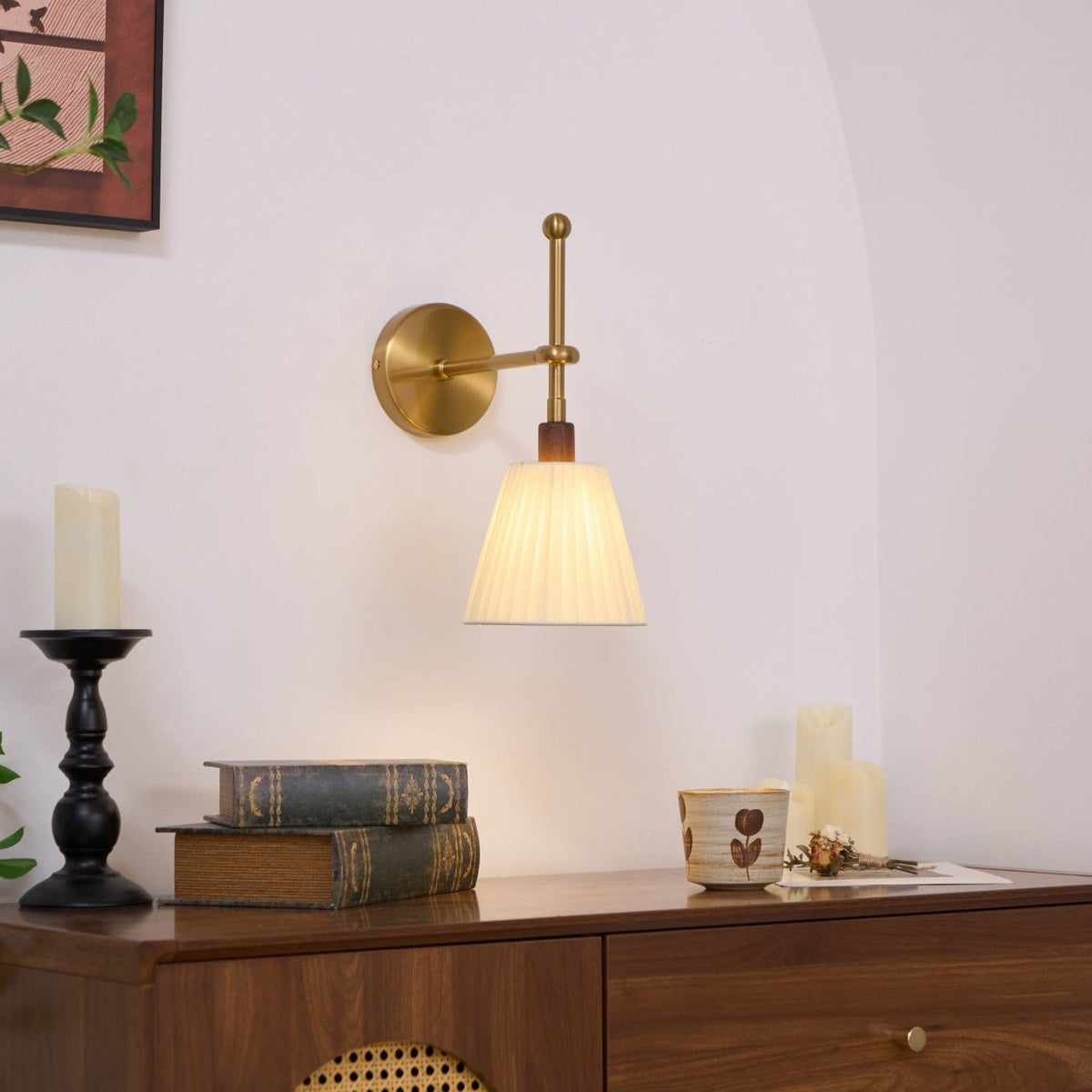 Gairm wandlamp met geplooide stofkap in messing