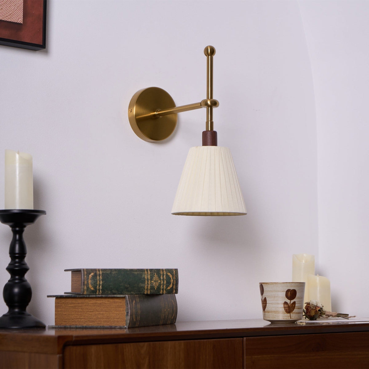 Gairm wandlamp met geplooide stofkap in messing