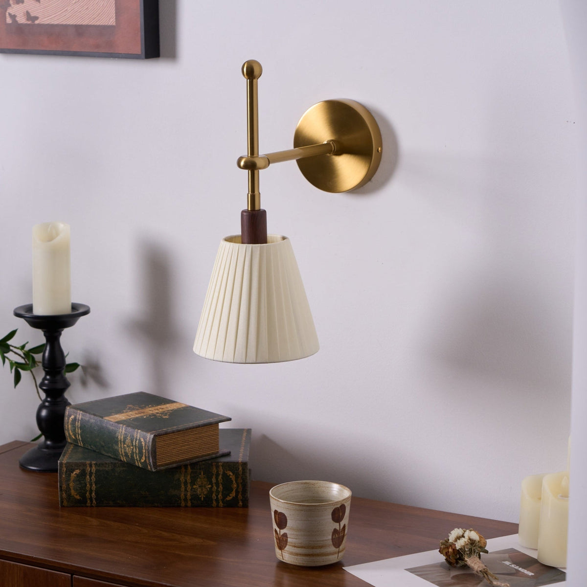 Gairm wandlamp met geplooide stofkap in messing