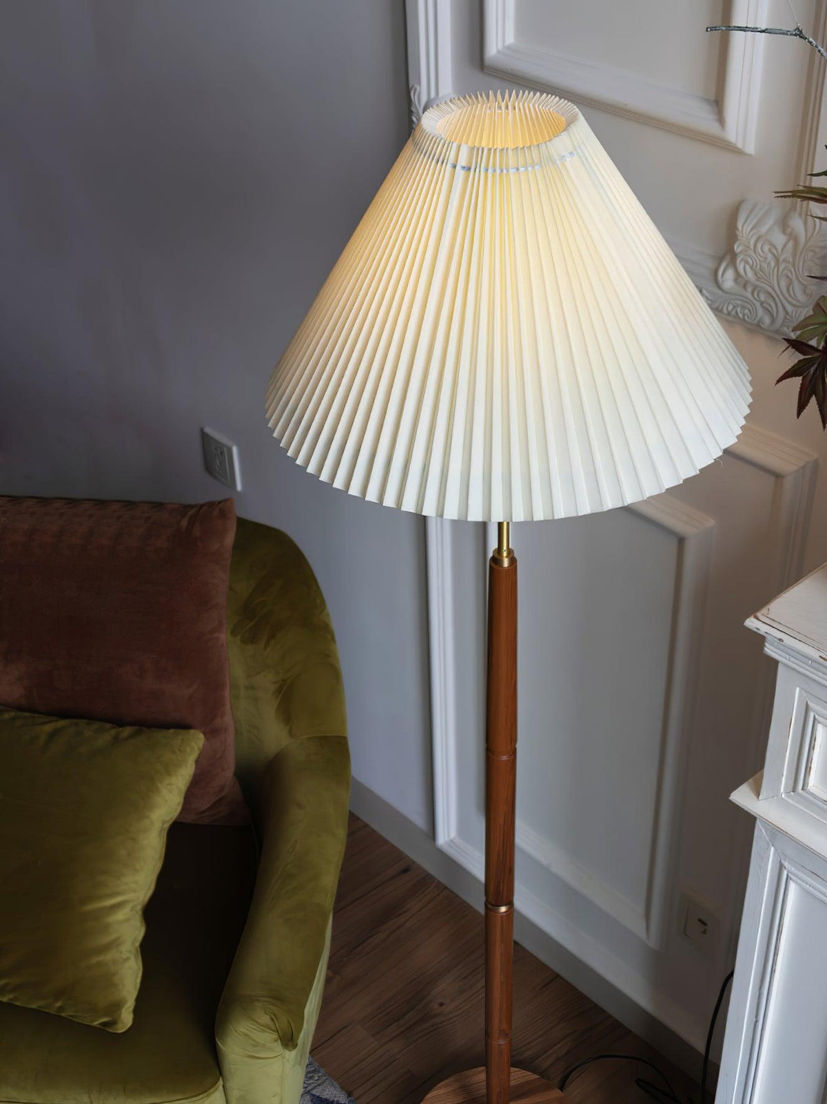 Syleina Minimalistische vloerlamp van massief hout