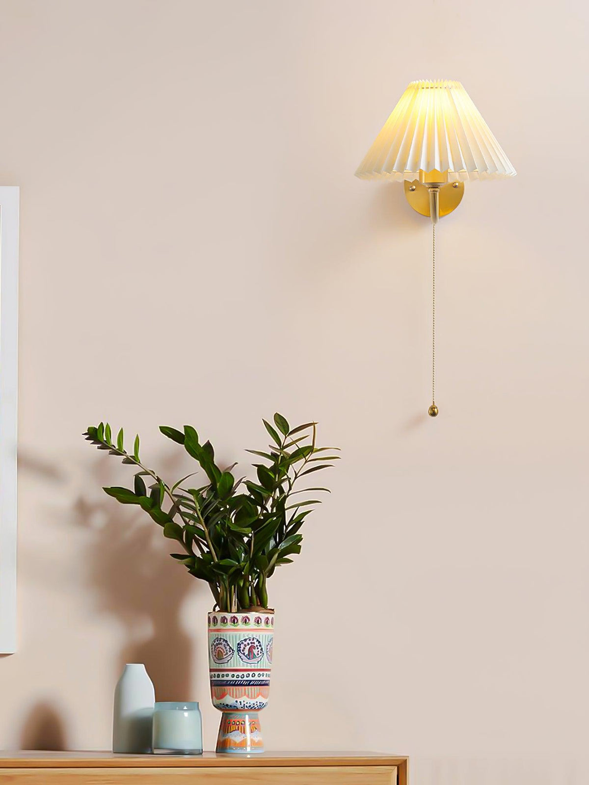 Dovrin elegantie geplooide messing stoffen wandlamp