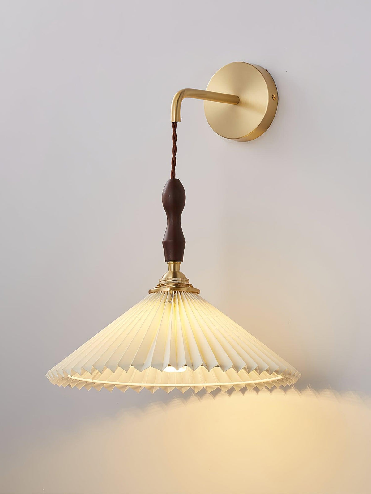 Mordan Premium wandlamp Elegante geplooide walnoot houten wandlamp